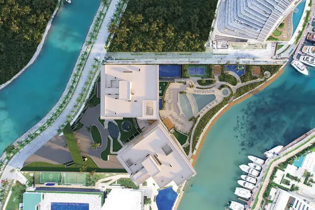 Vista aérea de Vellmari Grand Living y marina