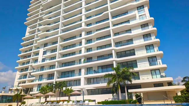 Blume Boutique Condos